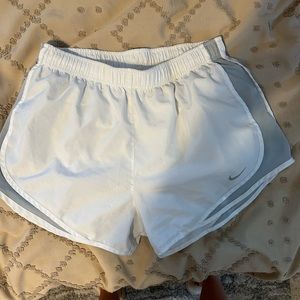 white nike athletic shorts size L